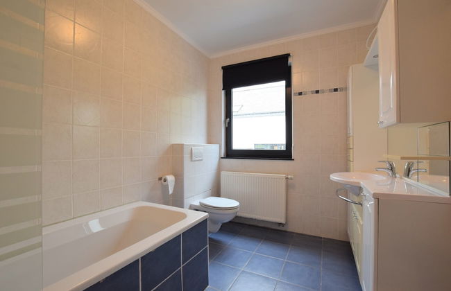 Modern Cottage in Vaux-sur-sure With Sauna - Foto 57