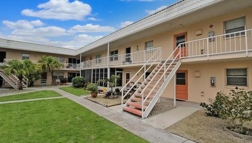 2 BR second story condo close to beaches - Foto 5