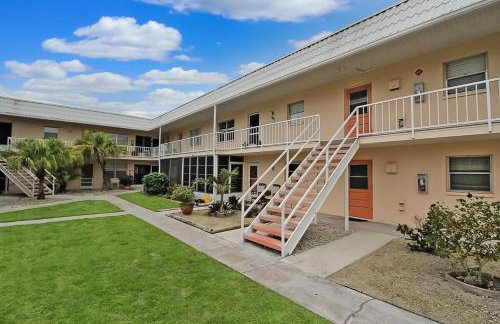 2 BR second story condo close to beaches - Foto 5