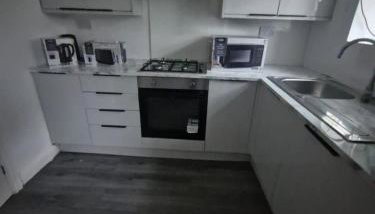 3 Bed Semi, Bingley, BD16, Free Parking, Wi-Fi - Foto 3, dishwasher, toaster
