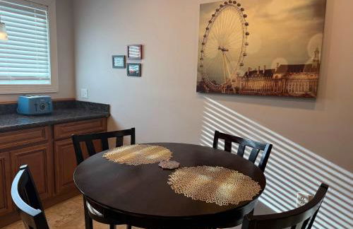 2 bedroom private apt & laundry - Foto 12