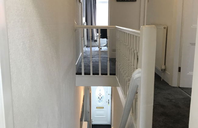 Bright Spacious 3-bed With Office & Patio, Preston - Foto 41