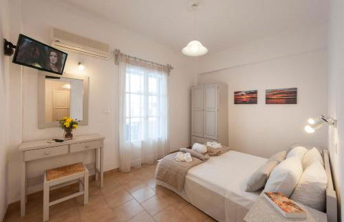 Helen's Minimal Studios & Apartments - Photo 47