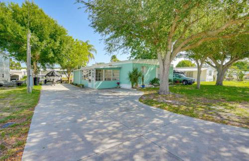 Boat and Fish Canal-Front Home on River - Foto 26