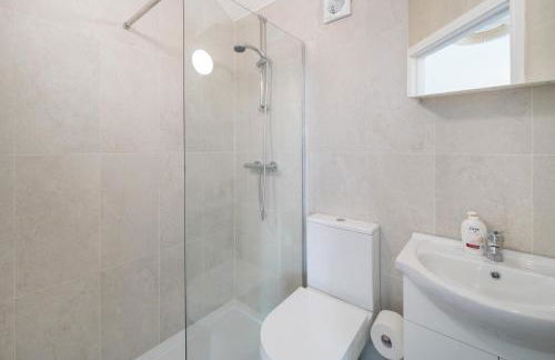 Mallard House - Photo 5