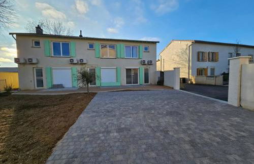 Genas Azieu - Le Chalet, La Bastide, Le Loft, Le Mas et la Paillote - Foto 36