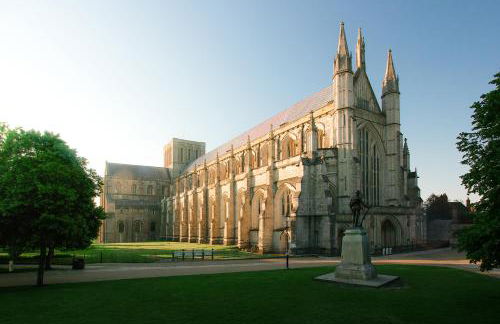 Calm 1 Bed Apartment with Parking in Winchester by At Hem - Foto 6