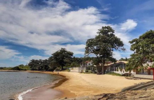 Suítes Guarapari poucos passos do mar - Foto 6