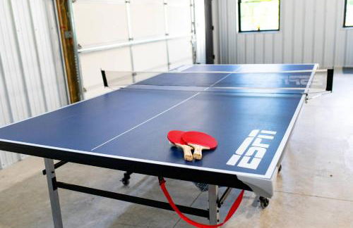 Luxury Barndo with Hot Tub, Indoor Sports Court, Private Acreage, and Near Notre Dame - Foto 6