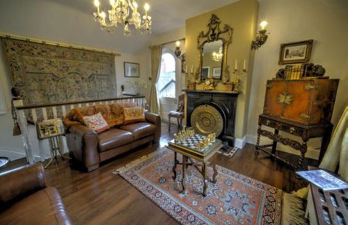 Beautiful period cottage, exceptional riverside location in the heart of Chester - Photo 16