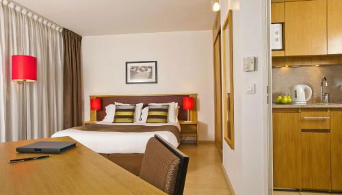 Residhome Apparthotel Paris Massy - Foto 3