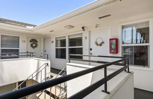 Spacious Coastal Apartment in a Colorful Community - NRP22-00590 - Foto 36