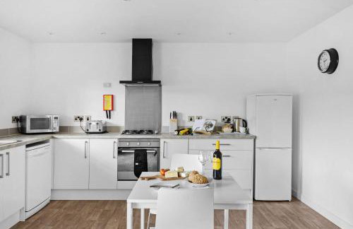 The Clover Lodge, Redlake Farm - Hot tub, BBQ, free parking - Foto 8