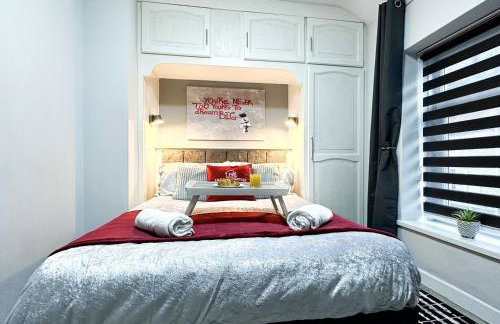 Joyful Jungle Jewel wBalcony & Foozeball-Ferndale - Foto 30