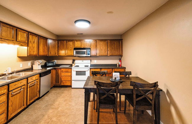 Osage Beach Getaway Lake Views Pet Friendly! - Photo 19