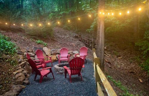 Game Room and 3-Story Deck at Lake Hiwassee Hideaway - Foto 24