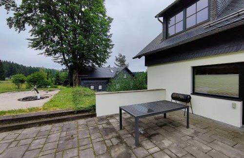 Spacious semi-detached house with wood stove located directly on the Rennsteig - Foto 19
