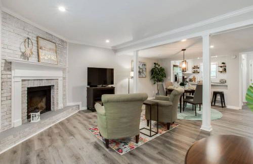 Modern + Cozy Townhome - minutes to Avalon w/king - Foto 22