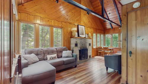 Hillside Cottage - Photo 2