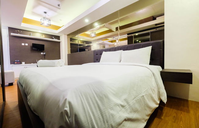 Spacious Studio Room at Green Pramuka Apartment - Foto 7