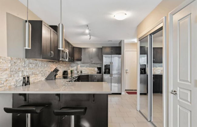 Modern DT Condo Balcony Parking Gym Hot Tub - Foto 6