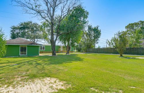 Crosby Huffman Hideaway Serene Escape with Yard - Foto 24