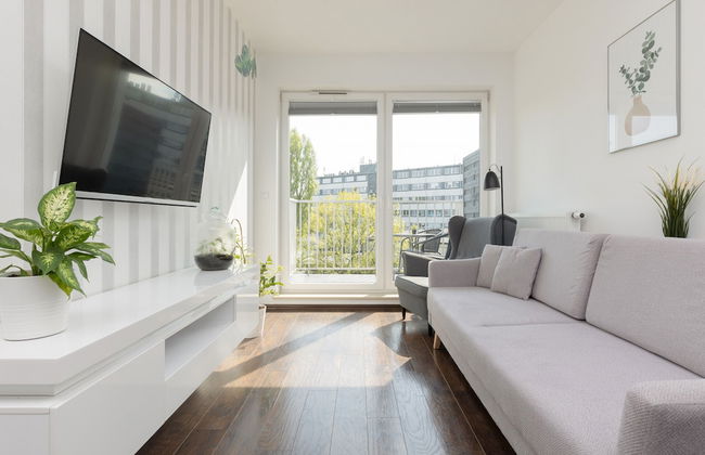 Bright Warsaw Apartment by Renters - Photo 18