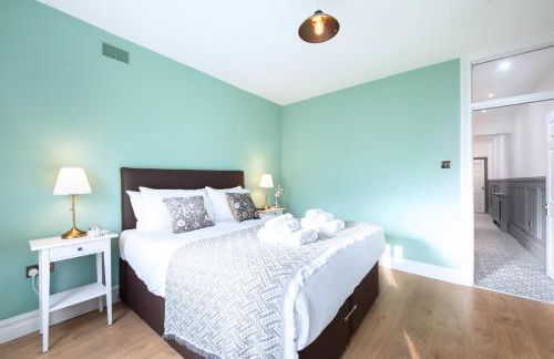 Victorian 2 Bedroom Flat, King Beds, Free WiFi, Near Shops & Transport, E17 - Foto 13