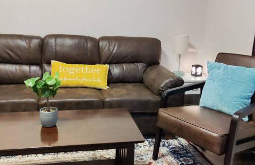 Downtown Charm Two Bedroom Home - Foto 26