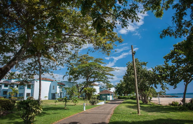 Point Village Studios and Suites - Photo 59