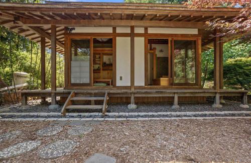 10 Acre Estate with Views Teahouse and Pickleball Court - Foto 47