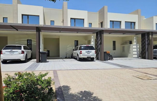 Spacious 3BHK Townhouse-Emaar South Golf - Photo 15