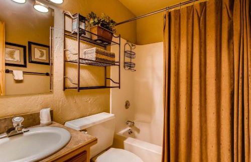 Tastefully Decorated Emmons Condo - Foto 8