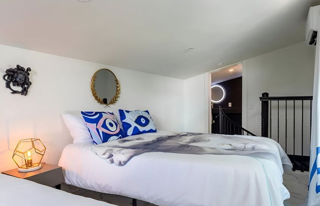 Heated Pool Haven w Hot Tub Downtown 3 mi - Photo 7