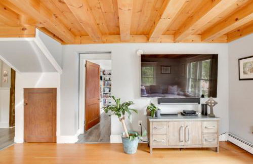 Beautiful Falmouth Condo with Patio Near Portland! - Foto 5