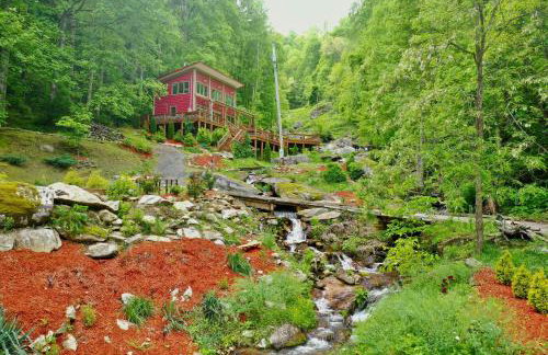 Windows Over Waterfalls - Foto 1