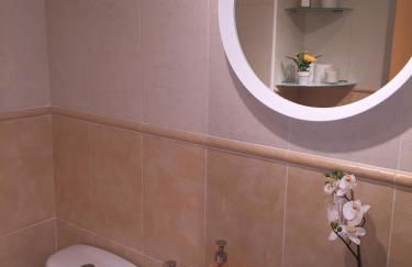 Designer's Flat - 3 Bdrm - Wifi - Best Location - Photo 22