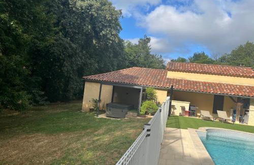 Gîte des Combes Blanches avec piscine et jacuzzi - Foto 3
