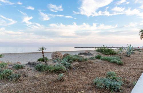 Apartamento en complejo residencial con piscina y garaje a 100m del mar - Foto 41