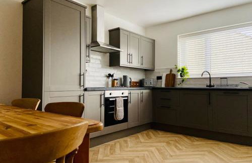 uSnooz I Charming 4-Bed Halifax Home with Garden - Foto 6