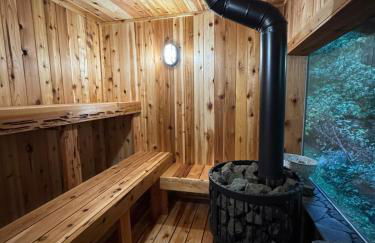 Romantic Cottage with Sauna and Cold Plunge - Foto 20