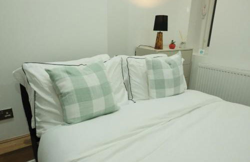 Amanah Properties - Stylish Retreat for Friends & Families Zone 1 Sleeps 5 - Foto 32
