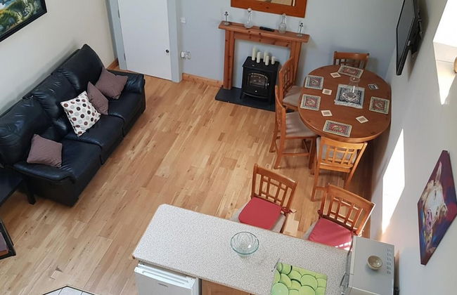 Apartment Sleeps 7 With Mezzanine - Photo 17