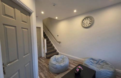 Anfield 4 min walk Sleeps 7 4BR 5Bed 3Bathrooms - Photo 38
