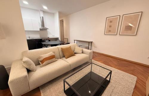Modern Comfort in Madrid 2BR Gem - Photo 10