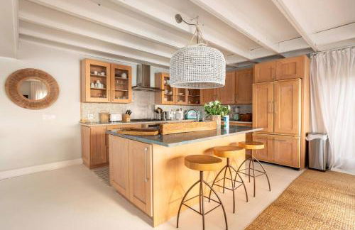 Surfside Villa by Rove Travel - Oceanfront Home with Hot Tub - Foto 10