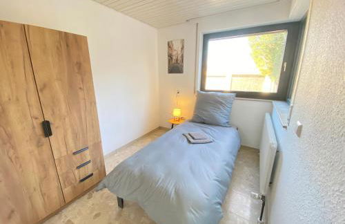 K41 I Ruhiges Haus mit Garten für 8 Personen I Nähe Messe & A81 Stuttgart - Foto 2