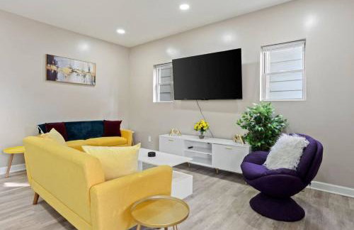 Chic Boho Retreat Near Downtown - Photo 27