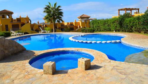 Apartamento con hermoso jardín y AC - Foto 2