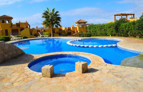 Apartamento con hermoso jardín y AC - Foto 2